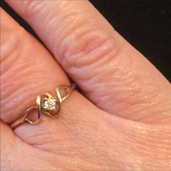 ⭐️⭐️WOW⭐️Genuine 10K Gold & Diamond Ring⭐️… - Picture 3 of 5